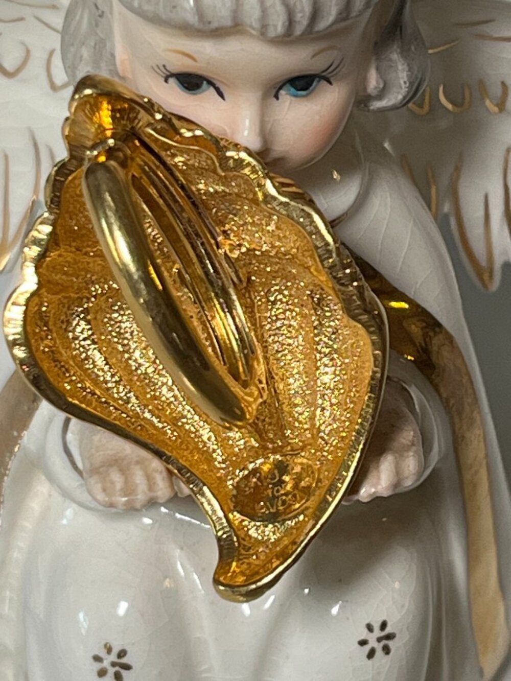 KJL for Avon Vintage Seashell Scarf Ring Rhinestones Gold-Tone - Picture 5 of 6